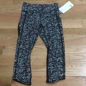 TEMPORARY PRICE DROP BRAND NEW Crop Lululemon